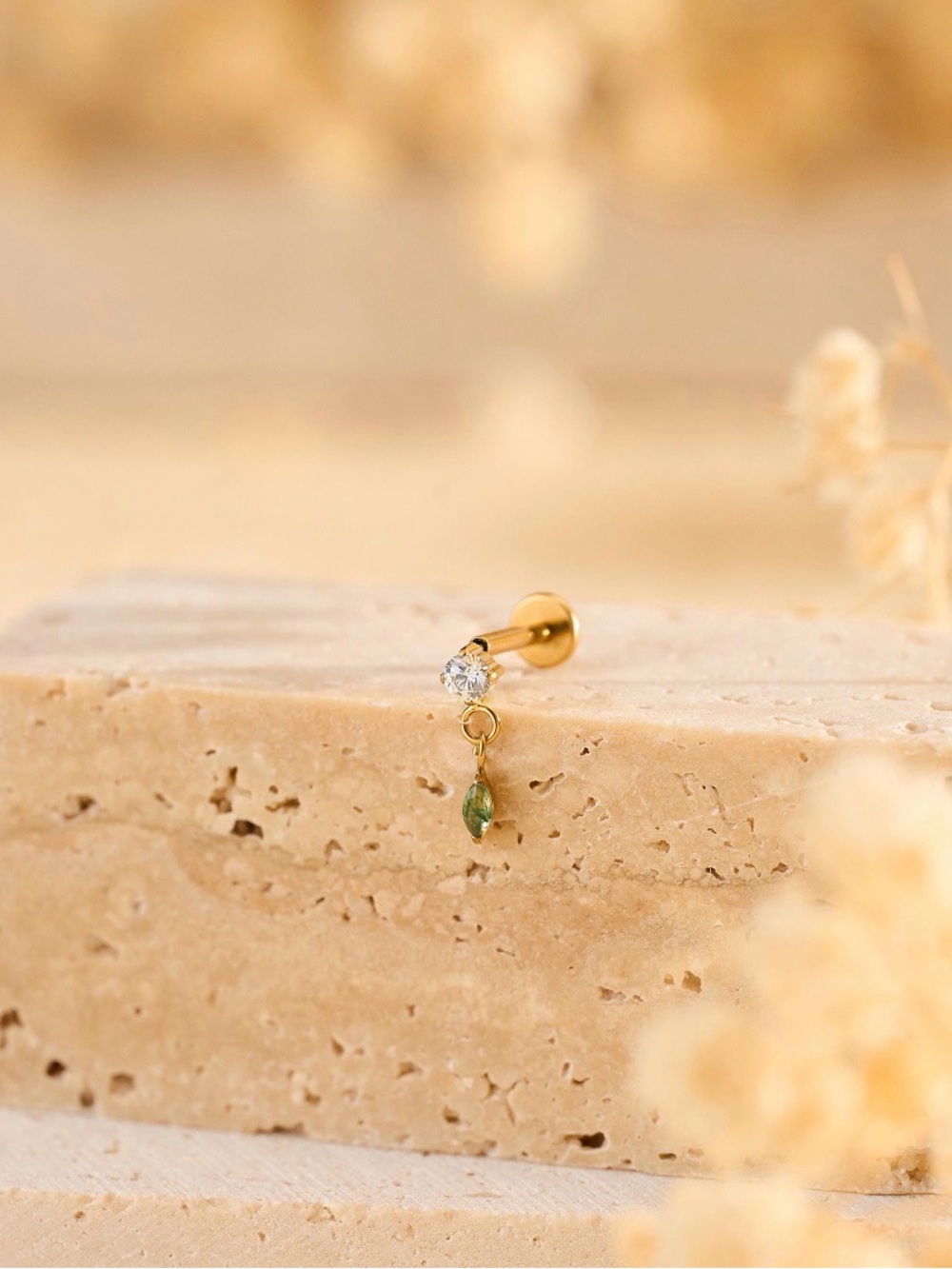 Pack of 2 single unique flat back studs